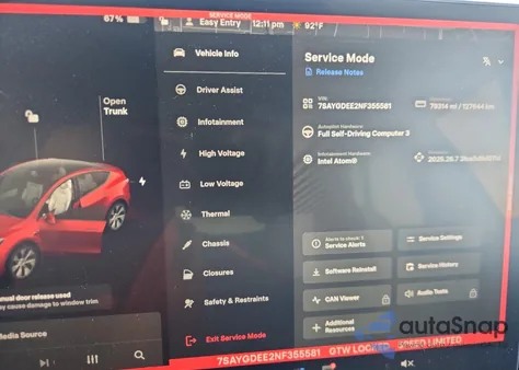 2022 Tesla Model Y z USA, uszkodzony, nr VIN 7SAYGDEE2NF355581